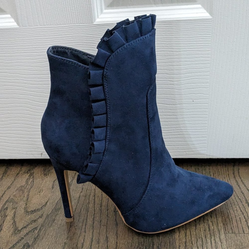 NWT Blue booties 7.5